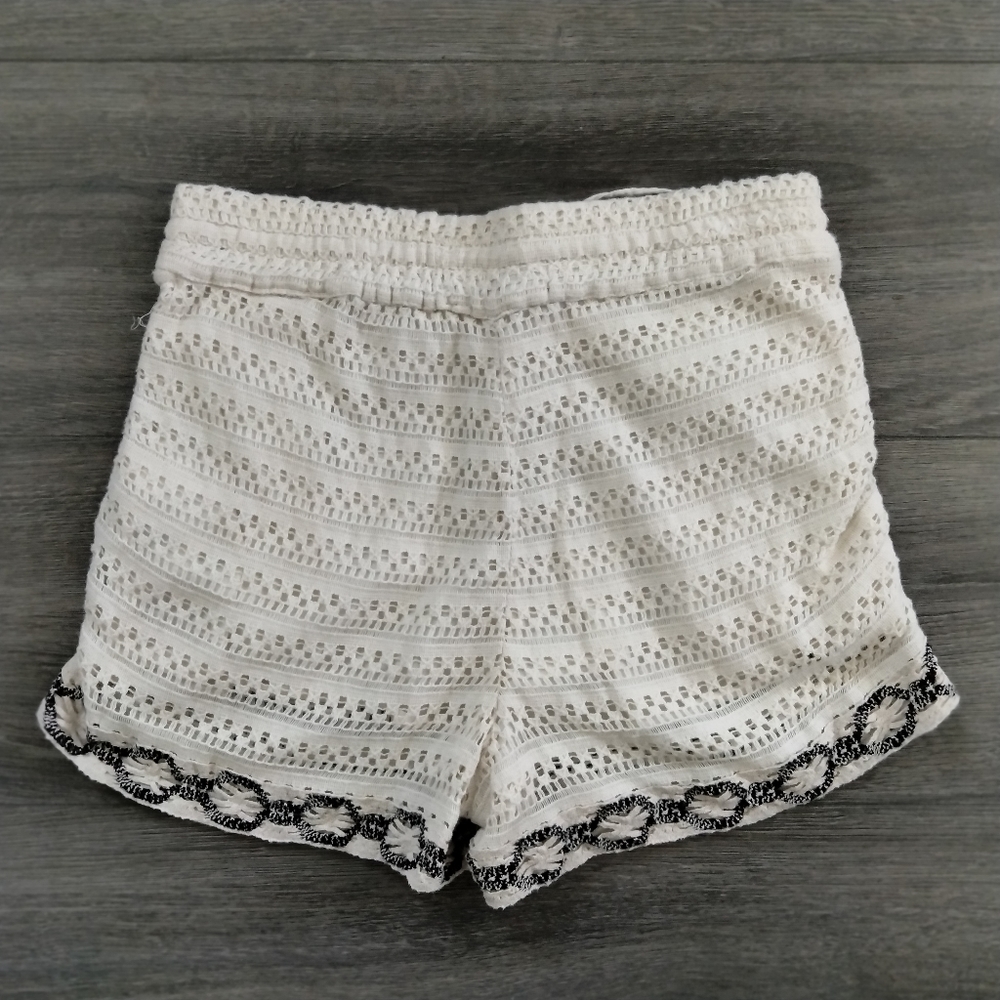 Zara Ivory White Lace Crochet Shorts W/ Pockets Size XS Elastic Waist Lined - Picture 2 of 15